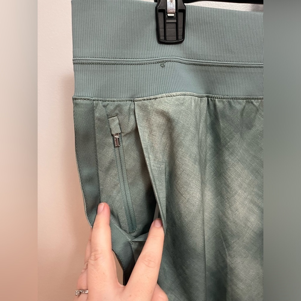Athleta size 18 Nolita Printed Green Denali Crop Slim-taper Business Casual Pant - Picture 6 of 6